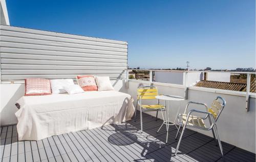 Three-Bedroom Holiday Home in Mereny de san Lorenzo gîte à louer Fortaleny