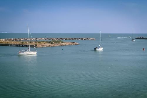 Picture of Seaviews Sovereign Harbour - Adults-Only Apartment