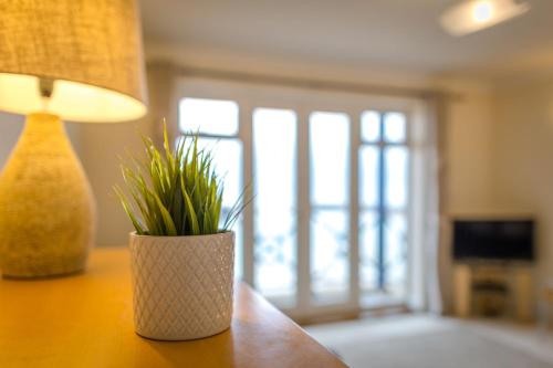 Picture of Seaviews Sovereign Harbour - Adults-Only Apartment