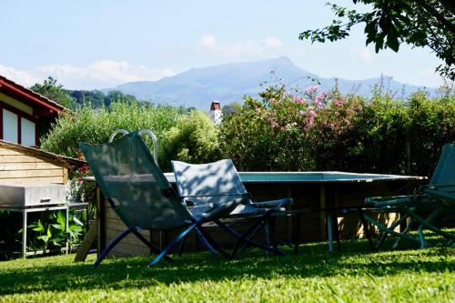 Gîte KAERU plage à pied, piscine, jardin, barbecue