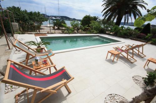 Úszómedence, Apartments Gina in Seget Donji