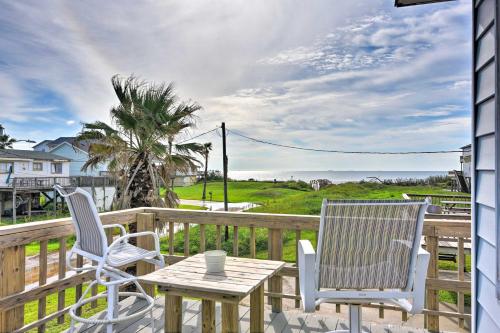 Colorful Texas Coast House with Beach Access!