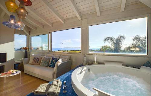 Stunning home in Marina di Ragusa with WiFi and 1 Bedrooms gîte à louer Camemi