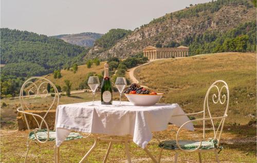 Nice home in Calatafimi with WiFi and 3 Bedrooms gîte à louer Brucanuova