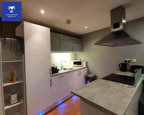 Perfect for Corporate & Contractors, 5 Beds, 2 Bath, Free Parking & WiFi, Monthly Offers