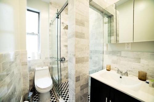 NEWLY RENOVATED HEART OF LOWER EAST SIDE 2BR 1BA, 5 MIN WALK TO SOHO, 1 BLOCK TO WHOLE FOODS, WASHER