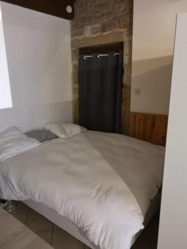 Studio bord de Saône gîte à louer Fleurieu-sur-Saône