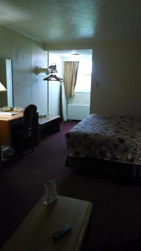 1 king bed, 1 sofa bed