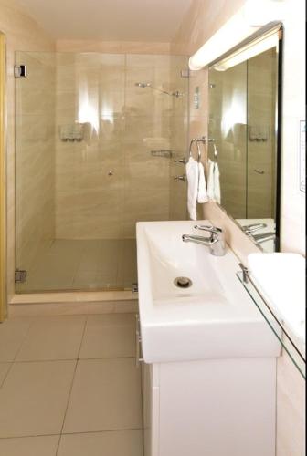 Ryde Inn - image 4