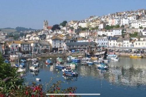 MIDHURST - 4 Bedroom Townhouse, close to harbour and beaches gîte à louer The Ridge