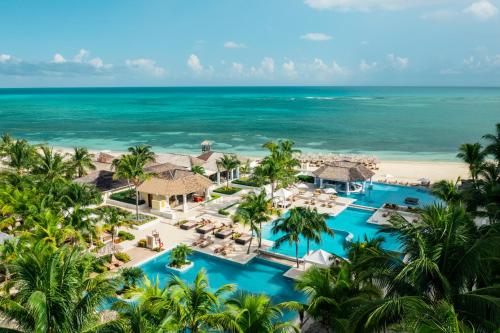 Hotellet från utsidan, JOIA Rose Hall by Iberostar - Adults Only All Inclusive Resort in Montego Bay