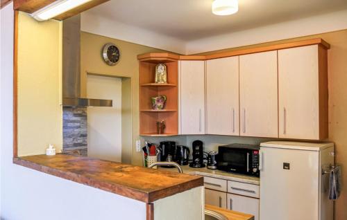 Nice home in Gouville-sur-Mer with 3 Bedrooms gîte à louer Anneville-sur-Mer