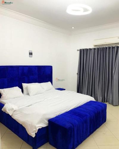 BEAUTIFUL 3 BEDROOM APARTMENT