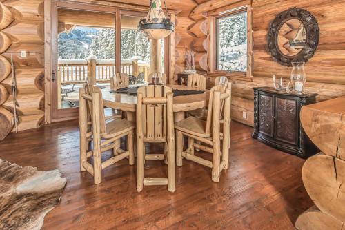 Moon Rider Ski Chalet in Big Sky, USA