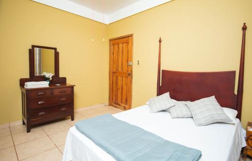 Rustic Guesthouse Near the Beach - 5 min drive