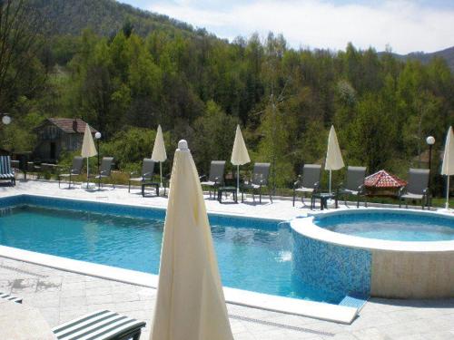Apkārtne, Hotel Perfect in Etropole