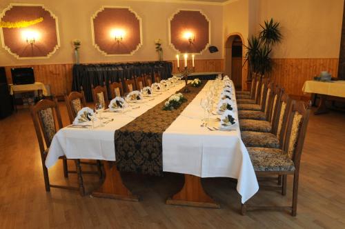 قاعة للمآدب, Thuringer Landhotel Edelhof in Uhlstadt – Kirchhasel Ot Weissen