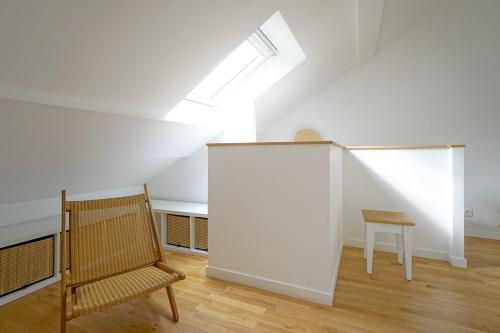 Beautiful Bright Apartment Near The Marais - image 11