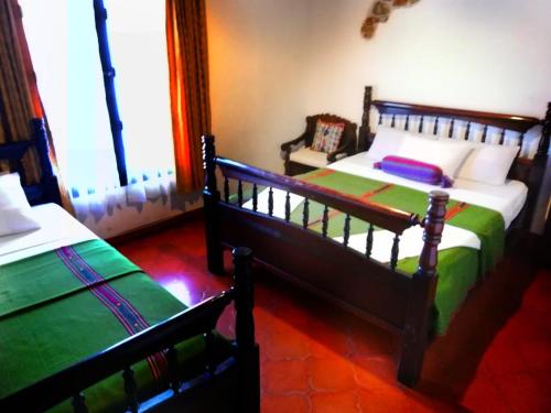 1 double bed, 1 twin bed