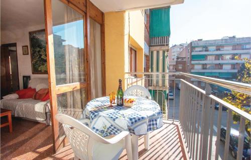 Nice apartment in Pineda de Mar with 2 Bedrooms - Apartment - Pineda de Mar