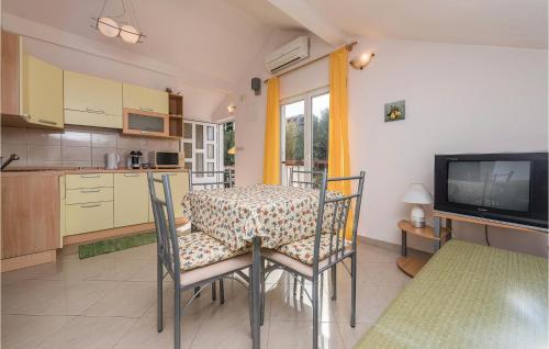  Two-Bedroom Apartment in Kali in Kali