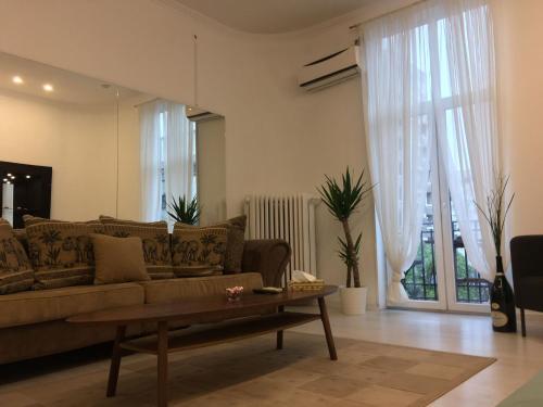 Outstanding 3BR Ultracentral cityview balcony AAA