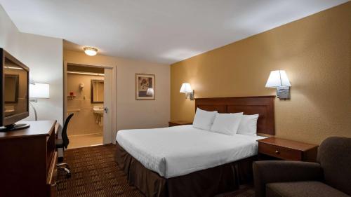 SureStay Hotel by Best Western East Brunswick