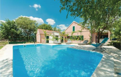 Beautiful Home In Trbounje With Outdoor Swimming Pool - Trbounje