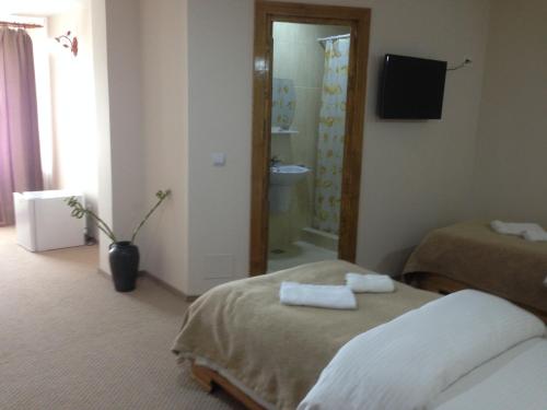 Hotel Adial – Adjud, IL