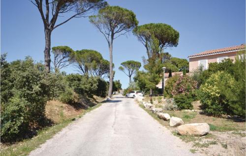 Nice home in Calvisson w/ Outdoor swimming pool, 2 Bedrooms and Indoor swimming pool gîte à louer Congéniès