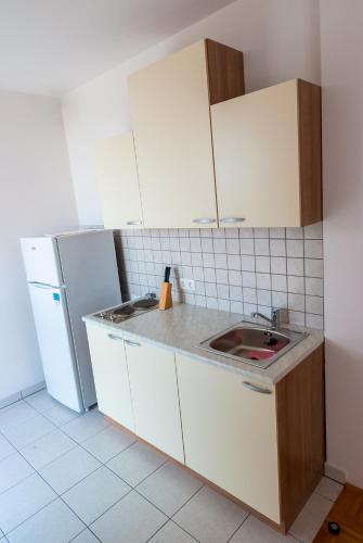 Apartments and Studios Perunika - image 14