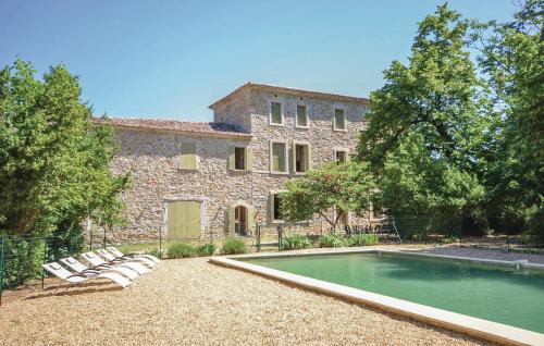 . Stunning Home In Anduze With 5 Bedrooms, Internet And Outdoor Swimming Pool