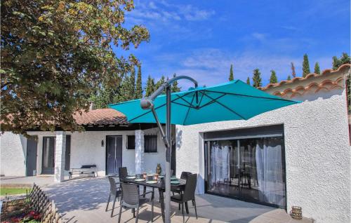 Awesome home in La Garde Adhémar w/ Outdoor swimming pool, WiFi and 4 Bedrooms gîte à louer Tricastin