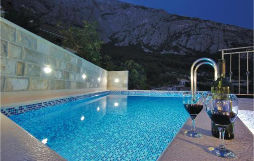 Stunning home in Makarska with 3 Bedrooms, Jacuzzi and WiFi - Makarska