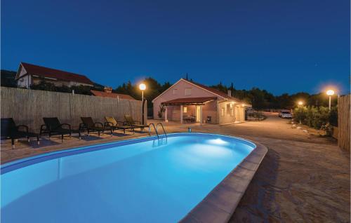  Three-Bedroom Holiday Home in Dubrava in Dubrava