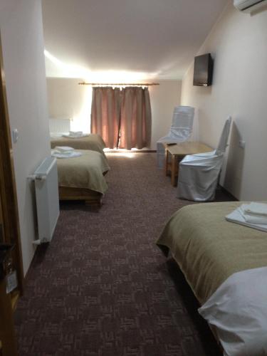 Hotel Adial – Adjud, IL
