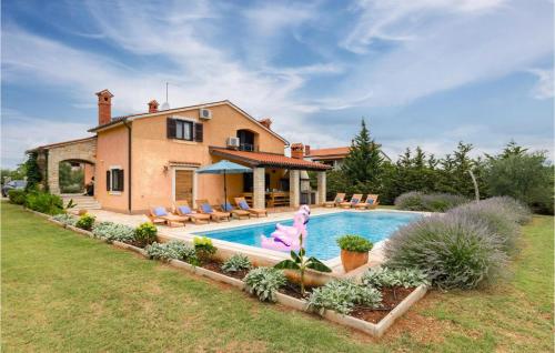 Stunning Home In Pula With Outdoor Swimming Pool - Muntić