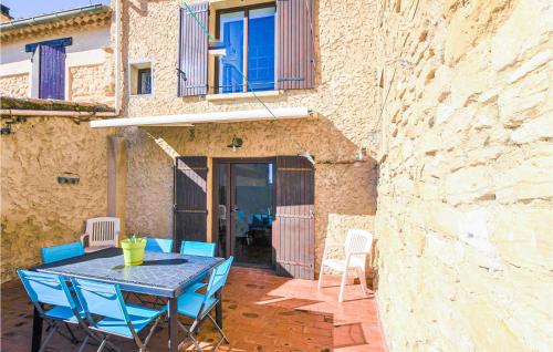 Stunning home in Caromb with WiFi and 3 Bedrooms gîte à louer Caromb