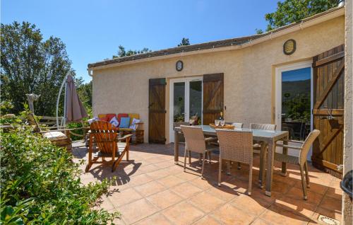Four-Bedroom Holiday Home in Sisco gîte à louer Pietracorbara