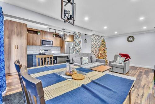 3 Bedroom Entire Apartment ~ 15 min to YVR