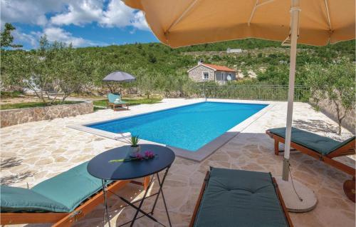 Amazing Home In Vid With 2 Bedrooms, Wifi And Outdoor Swimming Pool - Location saisonnière - Vid