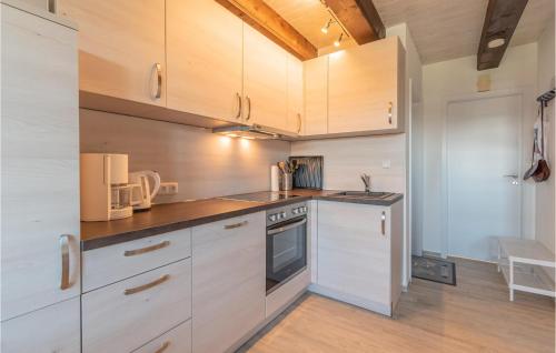 Beautiful apartment in Friedrichskoog-Spitze with WiFi and 2 Bedrooms