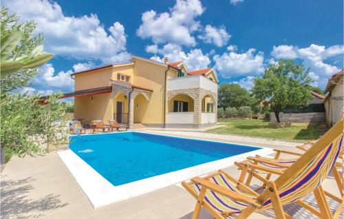 Nice Home In Miljevci With 4 Bedrooms, Wifi And Outdoor Swimming Pool - Location saisonnière - Brištane