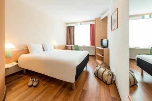 1 queen bed