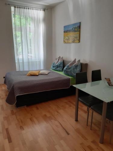  The White Apartment in Wien