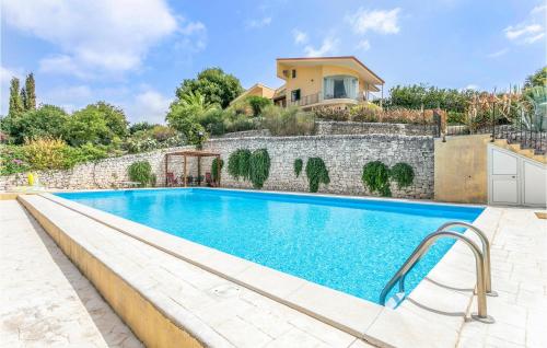 Six-Bedroom Holiday Home in Modica gîte à louer Sampieri