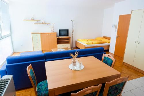 Apartments and Studios Perunika - image 12
