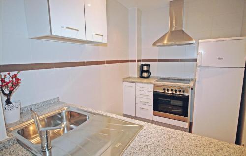 Two-Bedroom Apartment in Benalmadena Costa - image 10