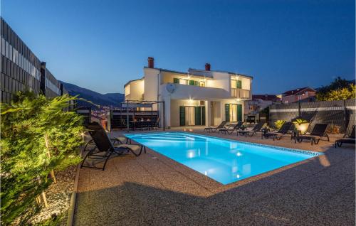 Awesome Home In Solin With 4 Bedrooms, Wifi And Outdoor Swimming Pool