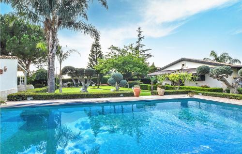 Stunning Home In Chiaramonte Gulfi With Wifi, 3 Bedrooms And Outdoor Swimming Pool